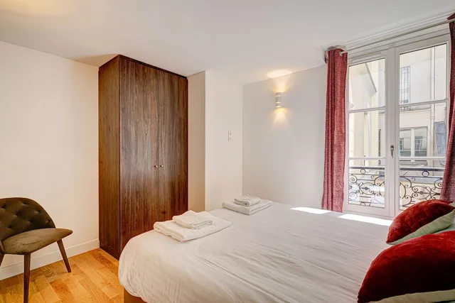 شقة كلاسيكية بسريرين كوين بإطلالة على الفناء، Apartments Du Louvre - Le Marais 2/4