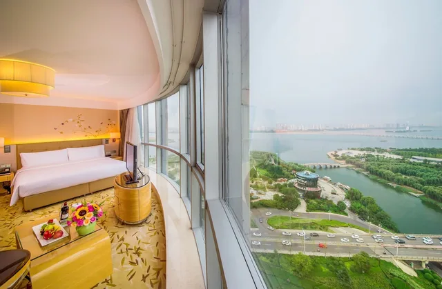 Deluxe, King Bed, Executive Level، Pullman Linyi Lushang 3/7
