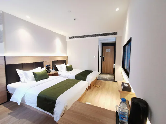 غرفة ديلوكس بسريرين منفصلين، GreenTree Inn Shanghai Yuyuan Garden Xiaonanmen Subway Station Express Hotel 2/3