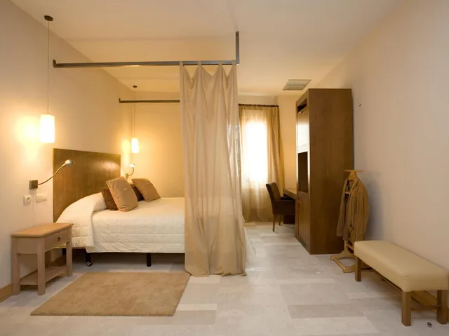 جناح جونيور، Vino Spa Lavida 2/10