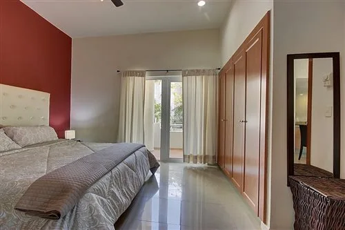 شقة بإطلالة على المدينة، Riviera Maya Suites 1/1