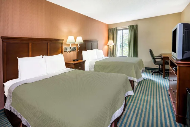 Room, 2 Queen Beds, Days Inn by Wyndham Westminster, MD 2/2