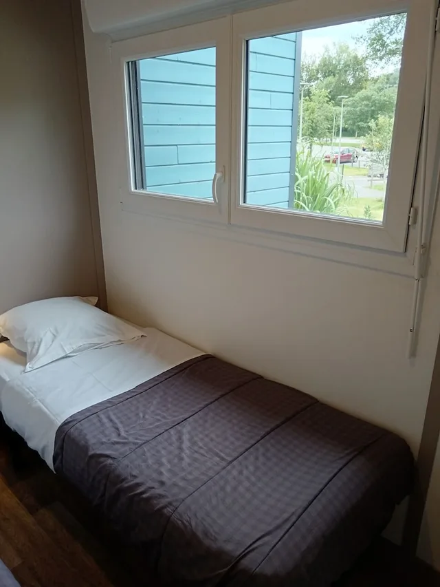 2 Bedrooms, Superior, Cottage, Queen and Twin Beds, Partial Lake View, Sofa، Terres de France Le Domaine Du Moulin Neuf 1/8