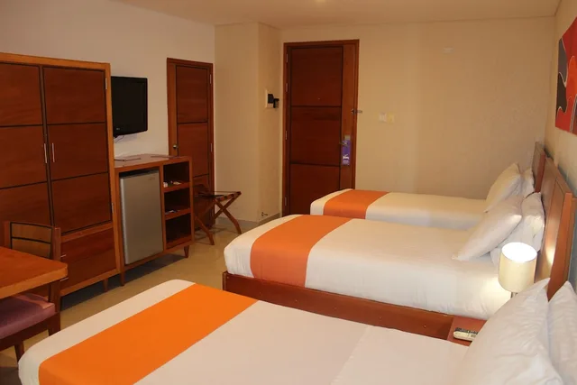 غرفة قياسية ثلاثية بسرير كوين وسرير فردي، Hotel Atrium Plaza 3/7