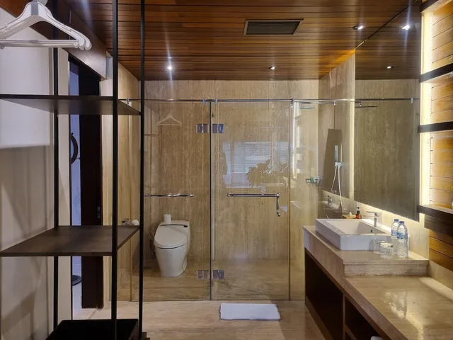 جناح تنفيذي بسرير كينج، Crystal Kuta Hotel 9/10