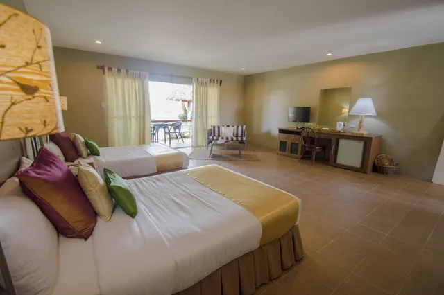 جناح بسريرين كوين، Almont Inland Resort 1/8