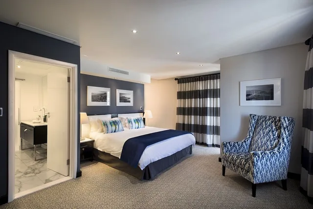 Junior Suite, Studio, King Bed, The Commodore Hotel 1/8