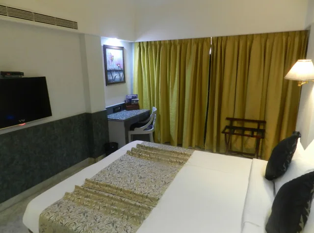 2 Bedrooms, Suite, 2 Queen Beds, Regenta Place The Emerald 9/10