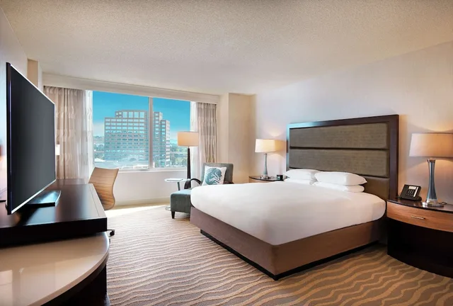 Exclusive, Studio, Suite, King Bed, King Murphy Bed, Sofa, Balcony، Doubletree By Hilton Hotel San Diego - Mission Valley 1/5