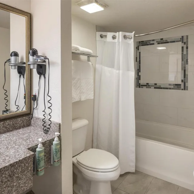 جناح بغرفة نوم واحدة مع أريكة، Best Western Pahrump Oasis 8/9