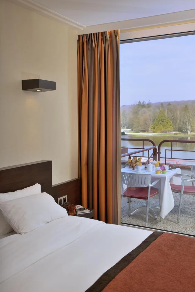 غرفة كومفورت بسرير مزدوج أو سريرين منفصلين بإطلالة على البحيرة، Hotel Et Spa Du Beryl 5/10
