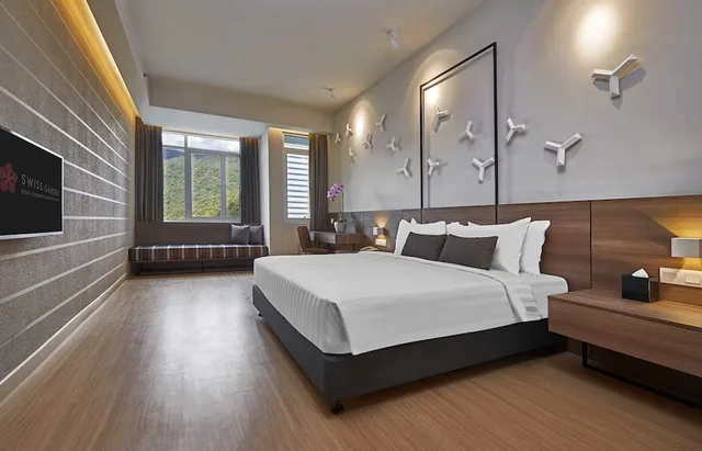 غرفة ديلوكس بسرير كينج، Swiss Garden Hotel Residences Genting Highlands 2/6