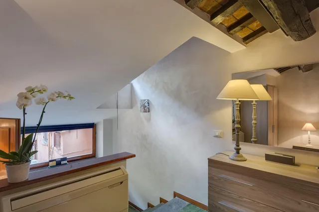 شقة بسرير مزدوج وسرير فردي بشرفة بغرفة نوم واحدة مع أريكة، Tritone Top House 10/10