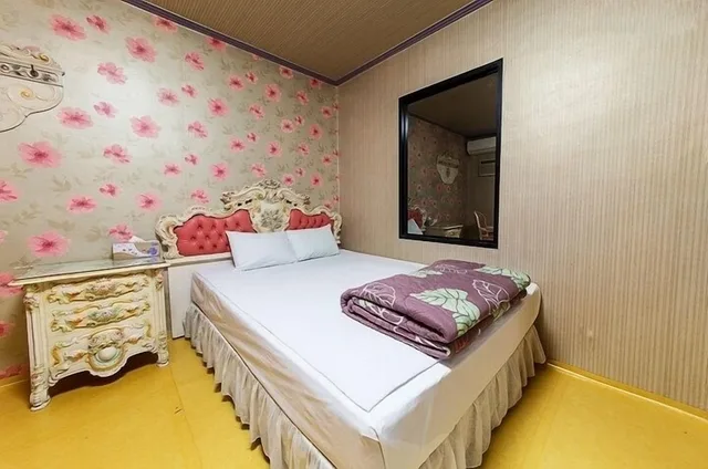 غرفة قياسية بسرير مزدوج، Carlsbed Motel 2/2
