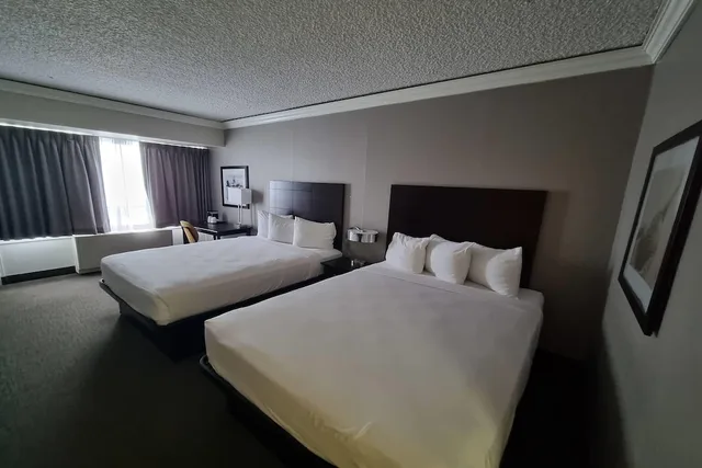 Room, 2 Queen Beds, Travelodge by Wyndham Trois-Rivieres 4/7