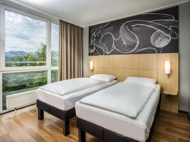 غرفة قياسية بسريرين فرديين، Hotel Ibis Woerthersee 1/2