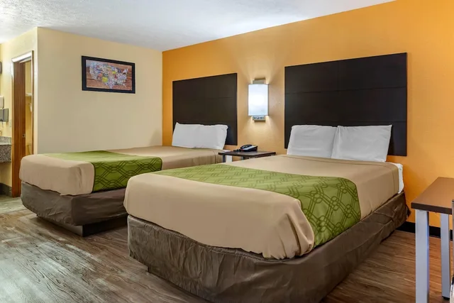 غرفة قياسية بسريرين كوين، Econo Lodge North Nashville TN 4/5