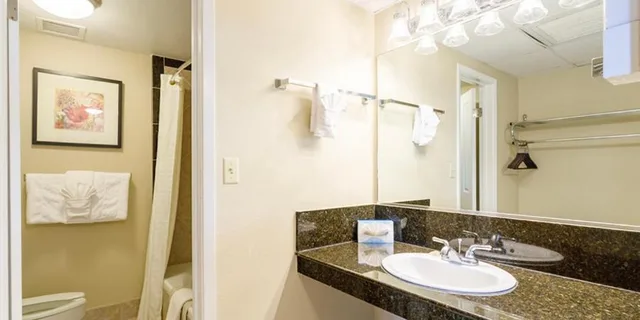 Atrium, Suite, Jetted Tub، Wendover Nugget Hotel & Casino by Red Lion Hotels 2/3