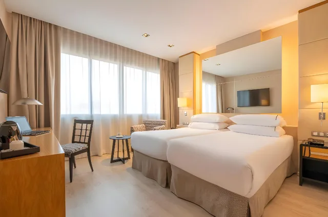 Connecting, Family, Single Bed, Hotel Hesperia Barcelona Presidente 2/2