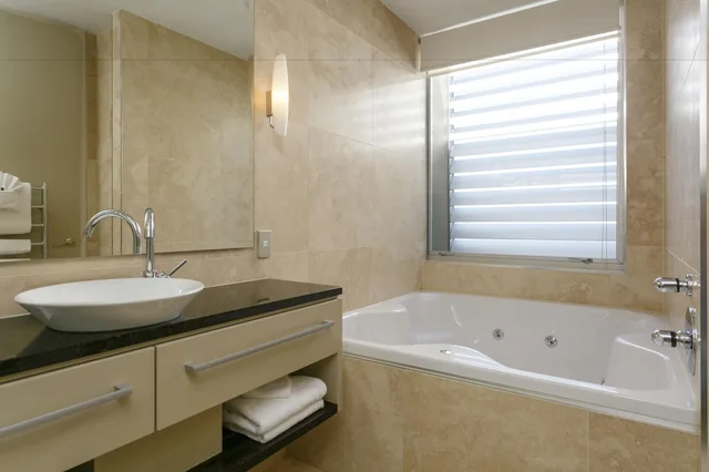 3 Bedrooms, Luxury, Apartment, Lake Side, Lake View، The Reef Resort 10/10
