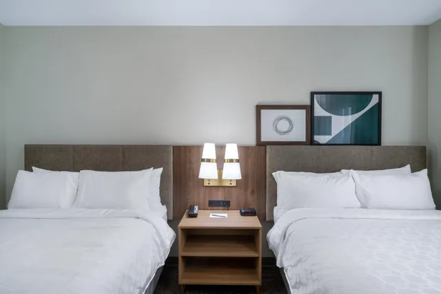 جناح بسريرين كوين لذوي الإعاقة، Staybridge Suites Flowood 2/3