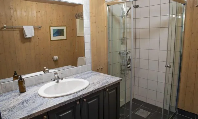 كابينة سوبيريور بسرير مزدوج بغرفة نوم واحدة، Reine Rorbuer - by Classic Norway Hotels 2/2