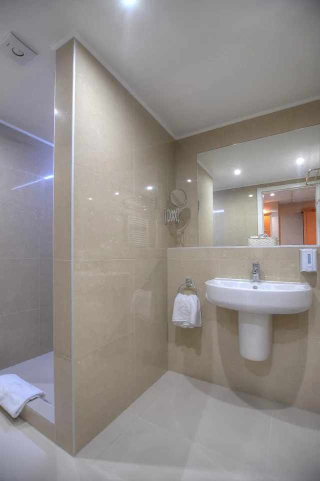 غرفة بسرير مزدوج، Anna Hotel Budapest 4/5