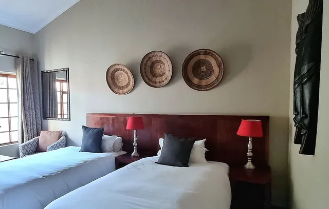 Room, Twin Beds, African Roots Guest House 2/4
