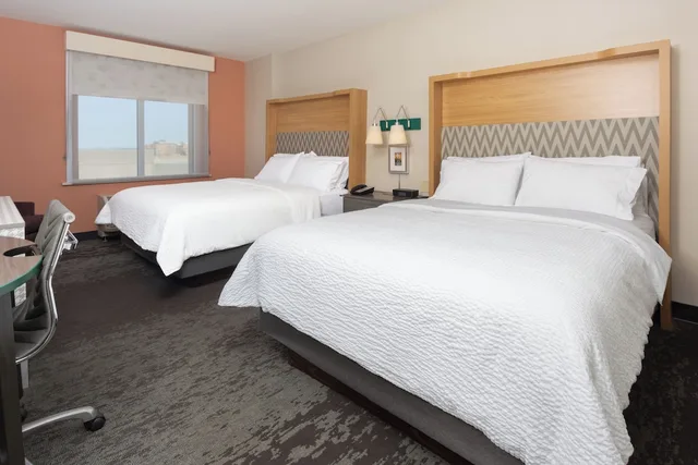 جناح بسريرين كوين، Holiday Inn Lancaster 2/3
