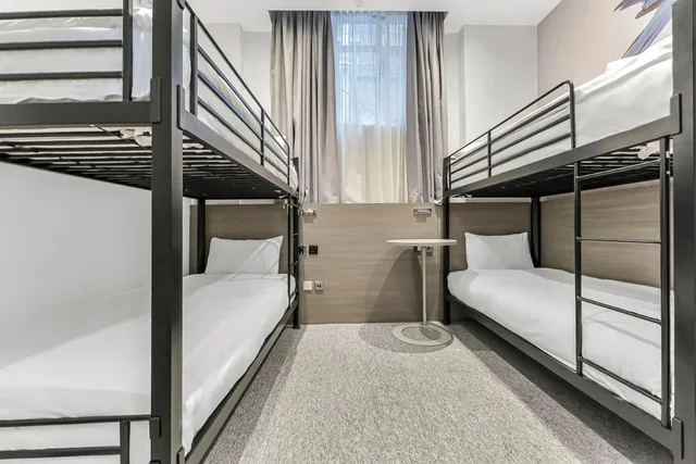 غرفة سوبيريور رباعية، Heeton Concept Hotel - Kensington London 1/7