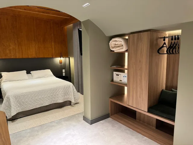 جناح سوبيريور بسرير كوين، Mogano Hotel 1/2