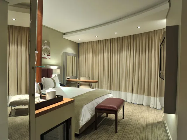 غرفة بسرير كوين لذوي الإعاقة، Holiday Inn Johannesburg Rosebank 7/10