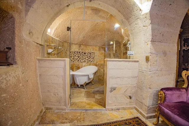 جناح ملكي بسرير كينج، Royal Cave Hotel 3/4