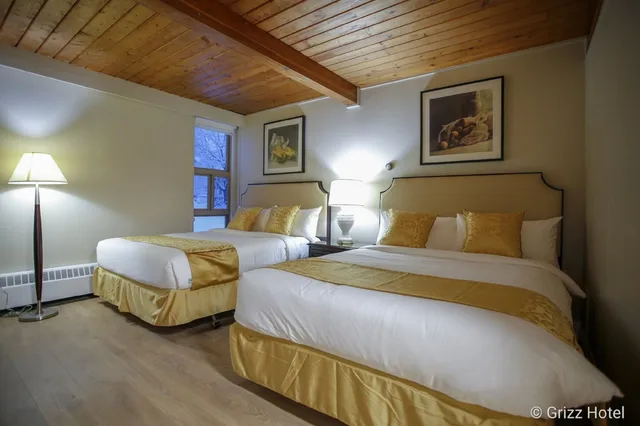 Standard, 2 Queen Beds, Grizz Hotel (ex Powder Springs) 1/2