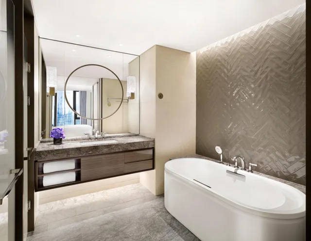 جناح تنفيذي بسرير كينج بإطلالة على البحيرة بغرفتي نوم، Sofitel Ambassador Seoul Hotel and Serviced Residences 4/6