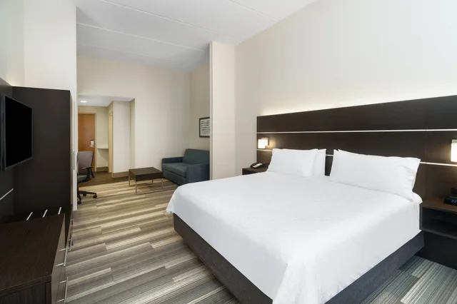 جناح بسرير كينج، Holiday Inn Express Bluffton At Hilton Head Area 2/7