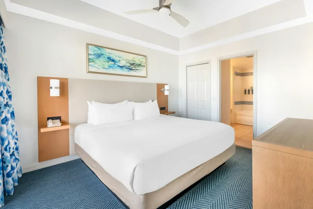 جناح بسرير كينج بشرفة بغرفة نوم واحدة، The Cove on Ormond Beach, a Hilton Vacation Club 2/4