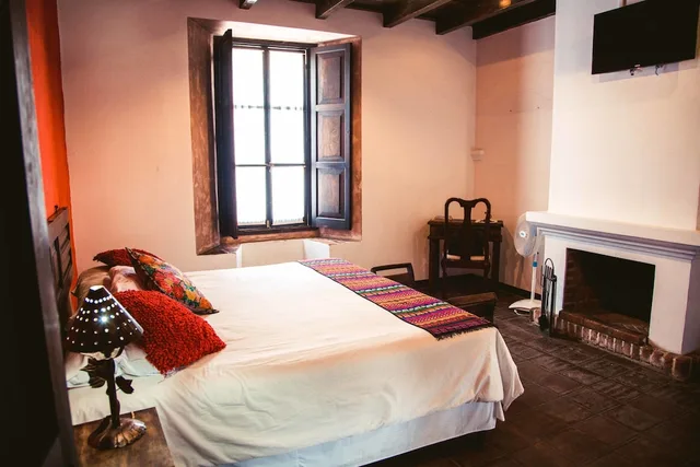 جناح رومانسي بسرير كينج، Hotel Monasterio 6/9