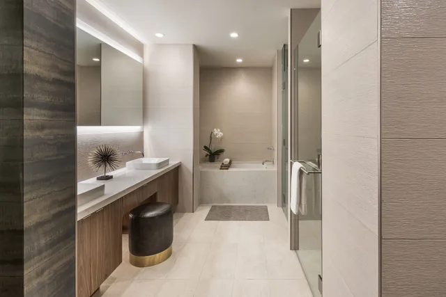1 Bedroom, Suite, King Bed, Mountain Shadows 4/5