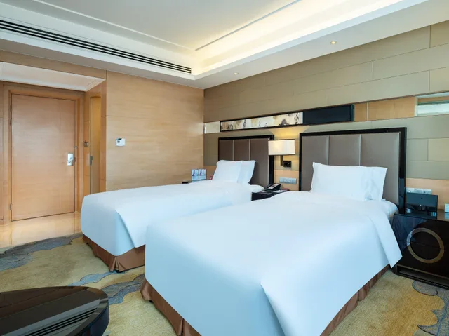 غرفة قياسية بسريرين منفصلين مع دخول الصالة، Crowne Plaza Xian 3/4