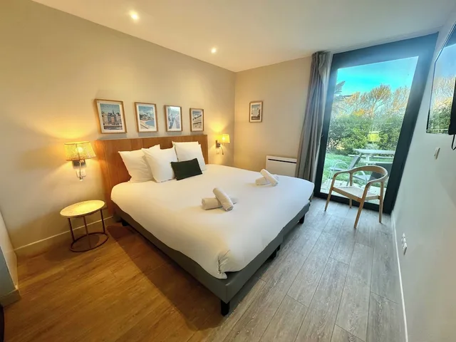 غرفة كومفورت بسرير كينج في الطابق الأرضي، Best Western Hotel de la plage Normandie 1/7