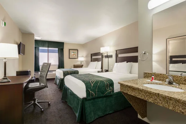 غرفة بسريرين كوين، Travelodge by Wyndham Santa Teresa 1/2