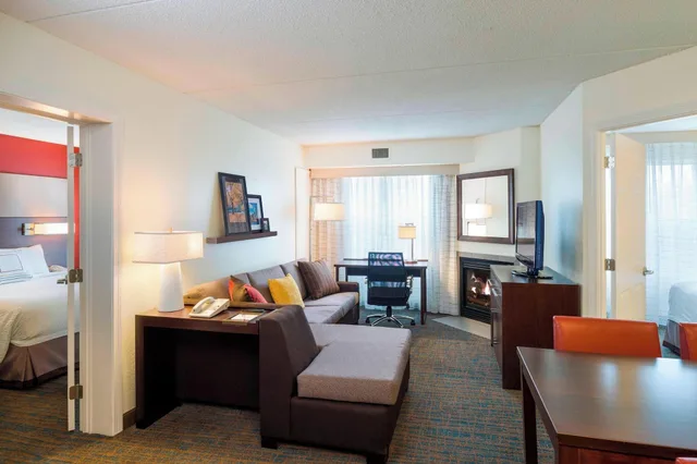 جناح ركني بغرفتي نوم، Residence Inn Boston Framingham 3/6
