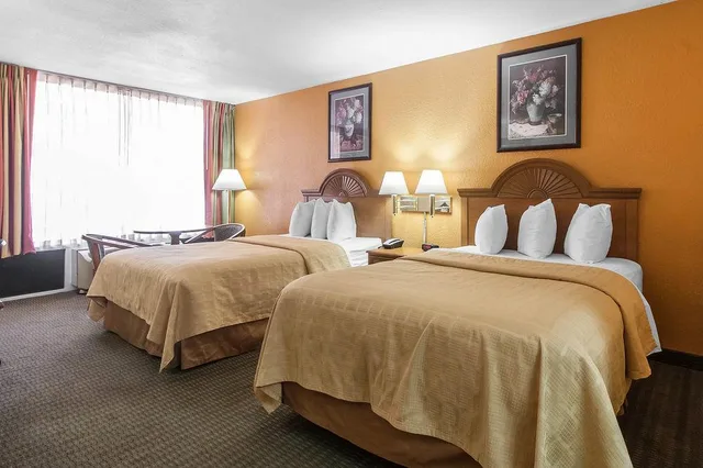 Upgrade, Suite, 2 Queen Beds، Quality Inn & Suites Conference Center 5/10
