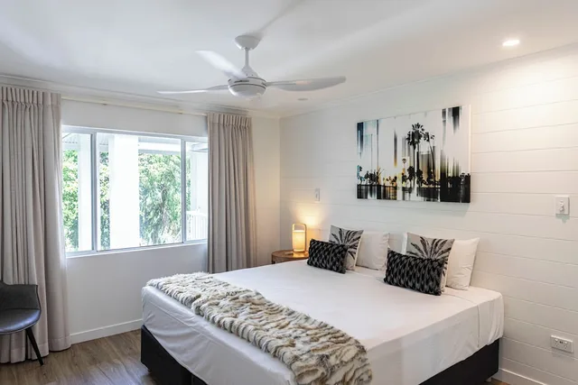 Signature, Apartment, 2 King Beds, Beaches Port Douglas 2/3