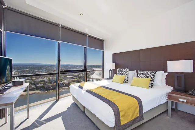 1 Bedroom, Spa, Apartment, Queen Bed، Mantra Circle on Cavill Surfers Paradise 1/3