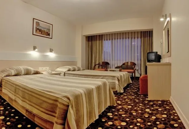 Standard, Twin Beds, Yumukoglu Izmir 1/2