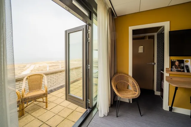 Family, Quadruple, 4 Beds, Ocean View, Balcony, Two Brothers Noordwijk Beach 9/9