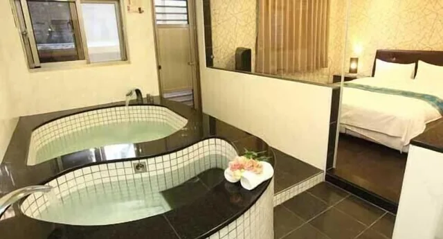 غرفة كلاسيكية بسرير مزدوج، Hotspringworld 2/3