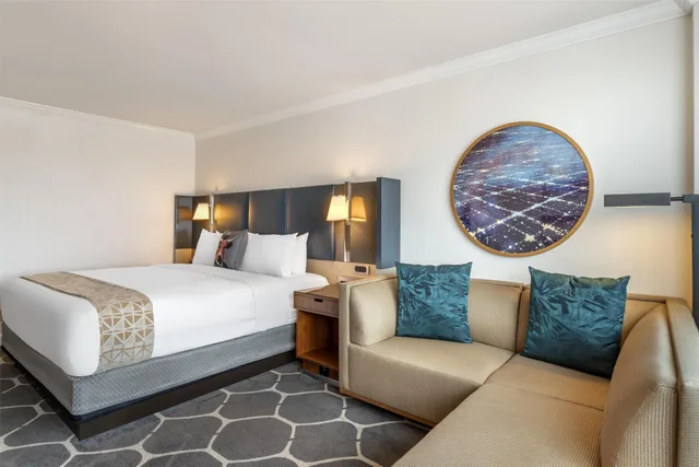 غرفة بسرير كينج، Royal Sonesta Houston Galleria 4/5